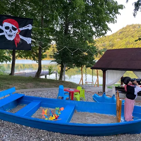 Jezero - Vikendica * Snijeznica