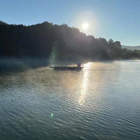 Jezero - Vikendica *