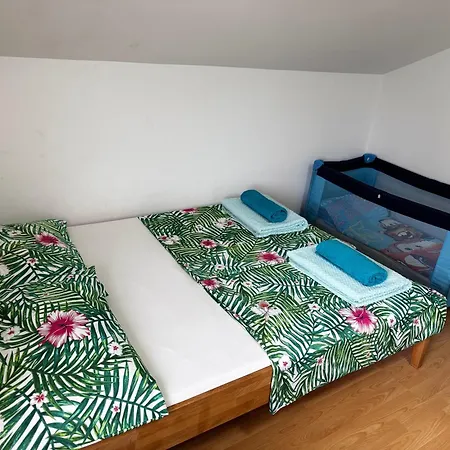 Jezero - Vikendica * Snijeznica